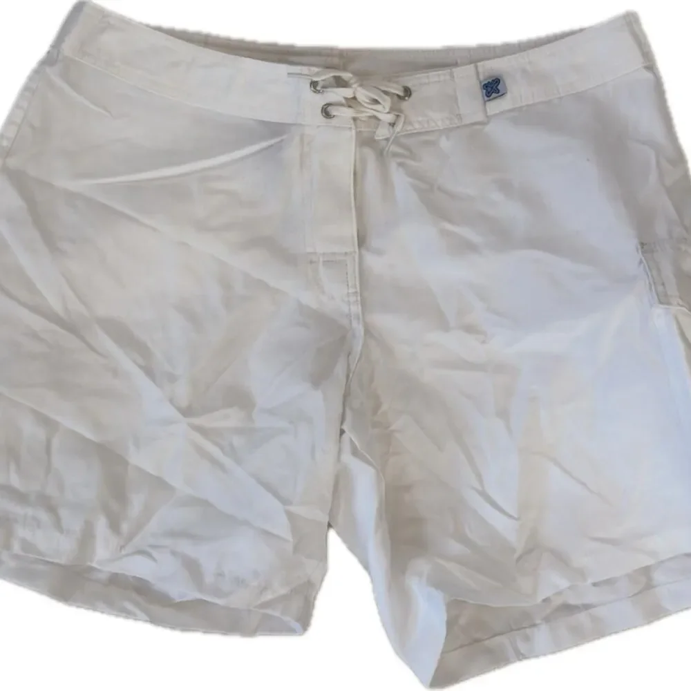 Xelosette Solid White Lace-Up Board Shorts (Size 14)